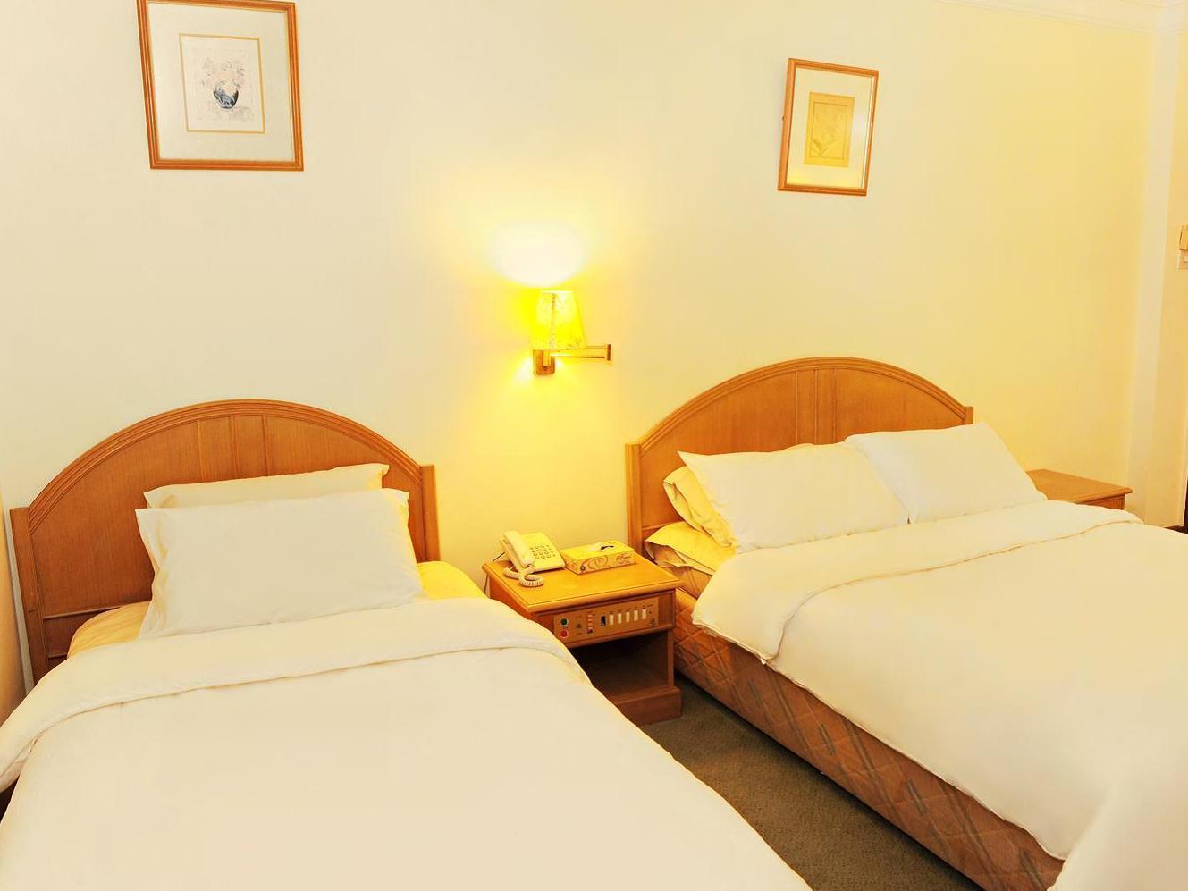 Borneo Hotel Кучінг Екстер'єр фото